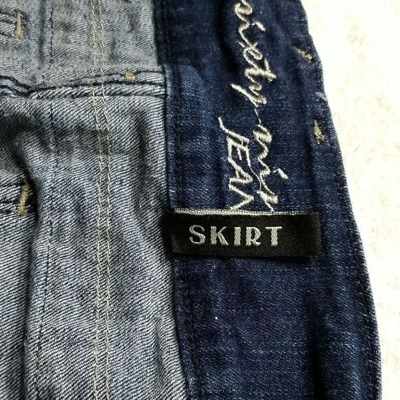 Sixty Nine Skirt Women's Size 28 Jean Mini Dark Wash Button Zipper Closure - Picture 8 of 10